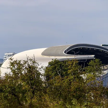 Arena View Premium Loft شقة *